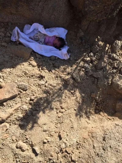 فيديو| ظاهرة وأد البنات.. العثور على رضيعة حية مدفونة في بيشة