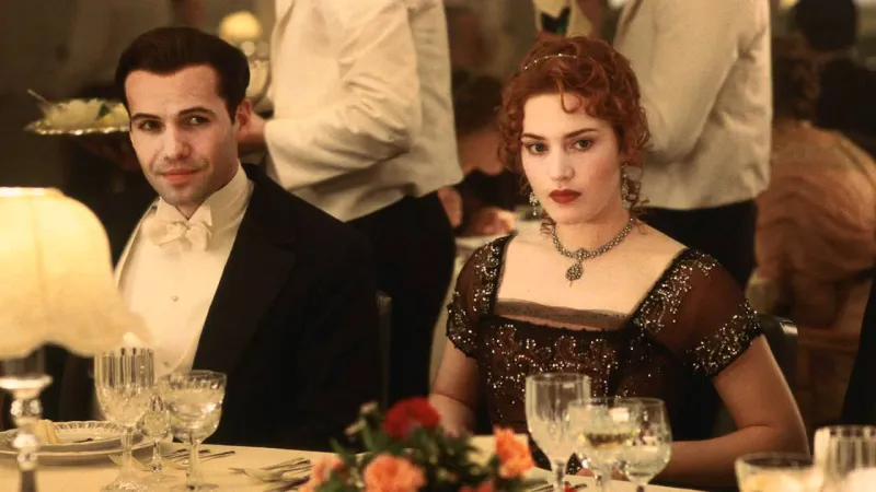 شاهد| للمرة الأولى.. الكشف عن مشاهد النهاية المحذوفة من فيلم «تيتانيك» 