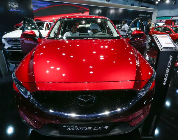 كبريات شركات السيارات تعرض أحدث تقنياتها في معرض دبي الدولي للسيارات 2017 