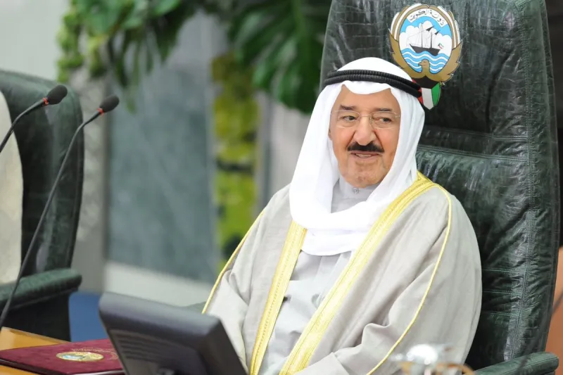 مشاهير «تويتر» عن نقل «#امير_الكويت» للمستشفي: الف سلامة