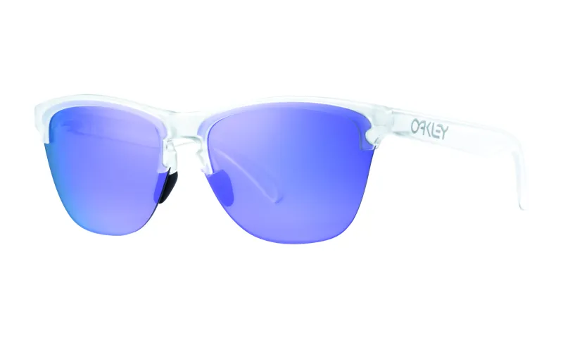 اكتشف المجموعة الجديدة من  Oakley لخريف وشتاء 2017-2018 (صور)