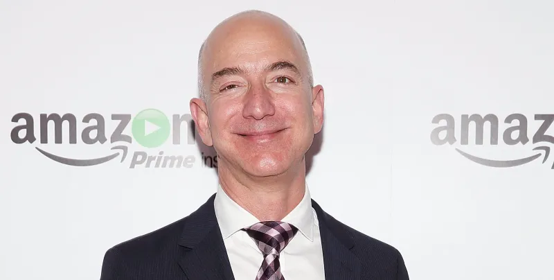 ثروة أغنى رجل في العالم تتجاوز 100 مليار دولار !