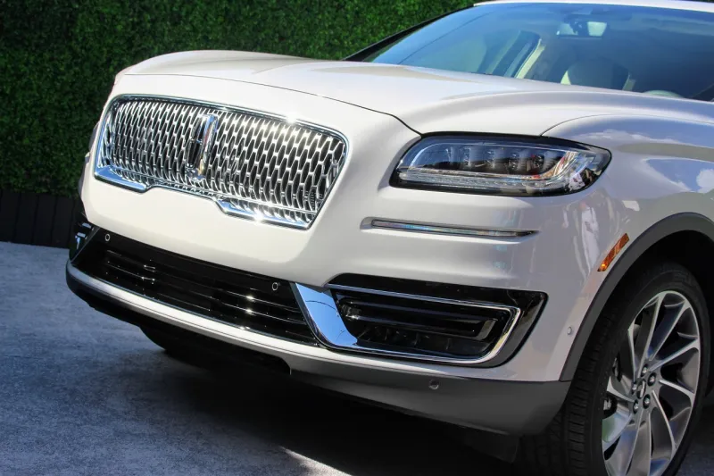 شاهد| لينكولن ناتيلوس 2019 بشكلها الجديد 