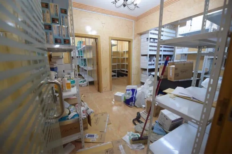 فيديو | العثور على مستودعاً به أدوية منتهية الصلاحية