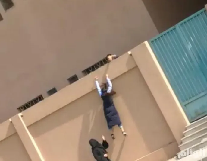 تداول فيديو لـ«#هروب_طالبات_من_المدرسه».. وتعليم مكة تحقق في الواقعة 