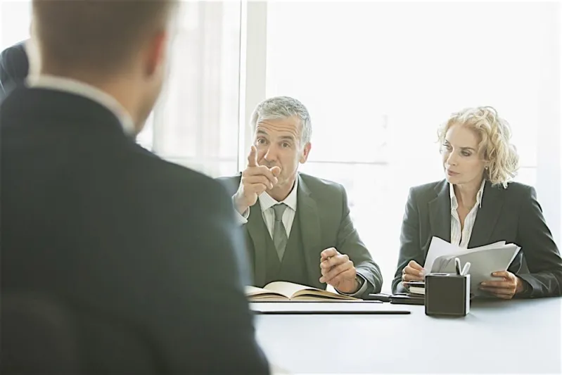 كيفية التعامل مع مشاكل الموظفين الذين يصعب التعاطي معهم؟