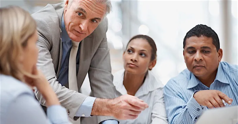 كيفية التعامل مع مشاكل الموظفين الذين يصعب التعاطي معهم؟