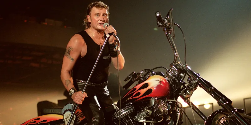 وفاه أسطورة الروك الفرنسية «جوني هاليداي» (فيديو)