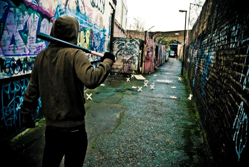 فيديو| شاب يحطم واجهة مطعم بعد إعلان ترامب القدس عاصمة لإسرائيل 