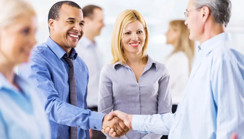 إنفوجراف| هكذا تكسر الجليد وتندمج في مناسبة لا تعرف فيها أحداً