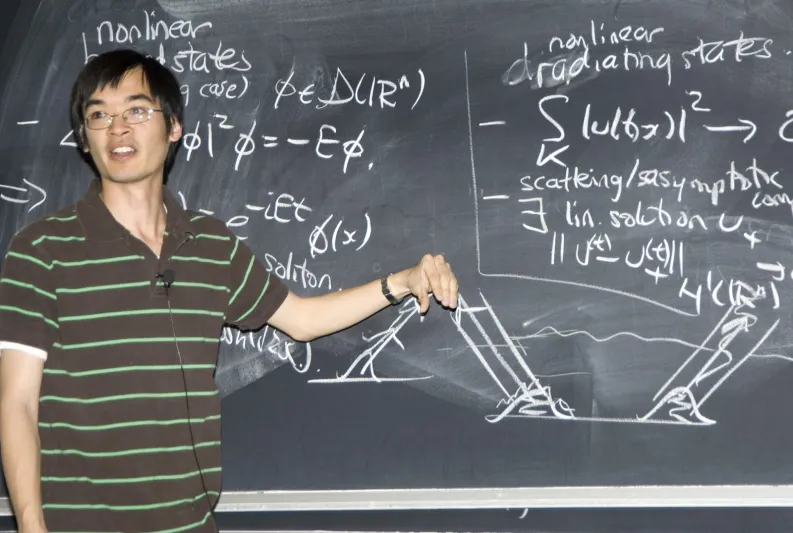 إنفوجراف| تعرف على أذكى 10 أشخاص في التاريخ 