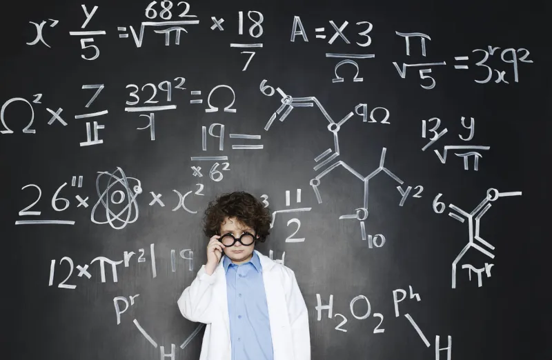 إنفوجراف| تعرف على أذكى 10 أشخاص في التاريخ 