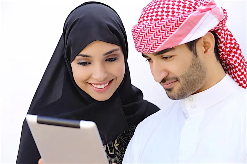 كيف يتعامل الرجل العربي مع التكنولوجيا الحديثة؟
