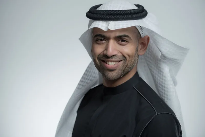 حسام القرشي: المكان الذي لا يضيف إليّ أغادره فورًا (حوار)