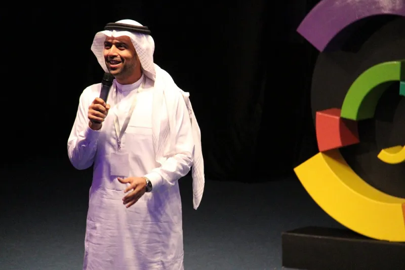 حسام القرشي: المكان الذي لا يضيف إليّ أغادره فورًا (حوار)