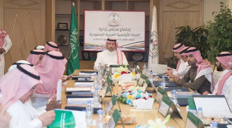 حسام القرشي: المكان الذي لا يضيف إليّ أغادره فورًا (حوار)