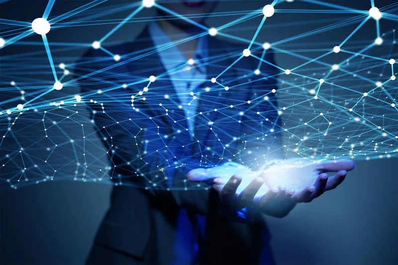 شاهد| «هولو»جهاز إسقاط محمول للصور الهولوجرامية