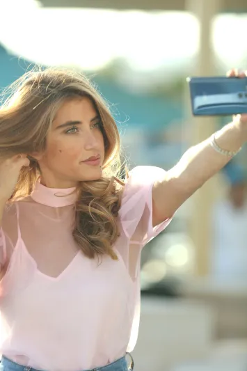 مشاهير مواقع التواصل يوثقون لحظاتهم المميزة مع «هواوي ميت 10 برو»