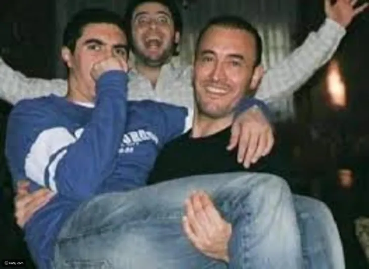 صور عفوية ونادرة للقيصر كاظم الساهر مع أولاده وأحفاده