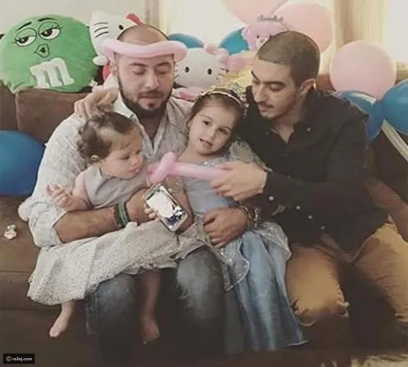 صور عفوية ونادرة للقيصر كاظم الساهر مع أولاده وأحفاده