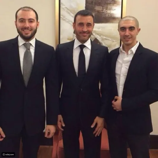 صور عفوية ونادرة للقيصر كاظم الساهر مع أولاده وأحفاده