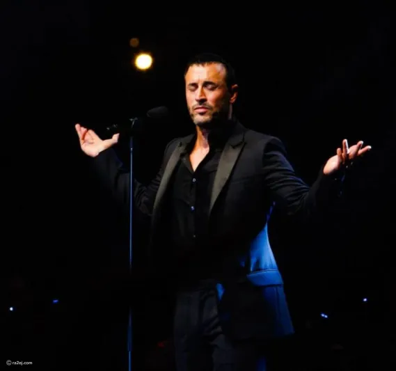 صور عفوية ونادرة للقيصر كاظم الساهر مع أولاده وأحفاده