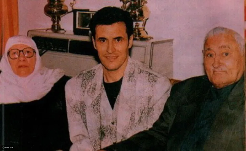 صور عفوية ونادرة للقيصر كاظم الساهر مع أولاده وأحفاده