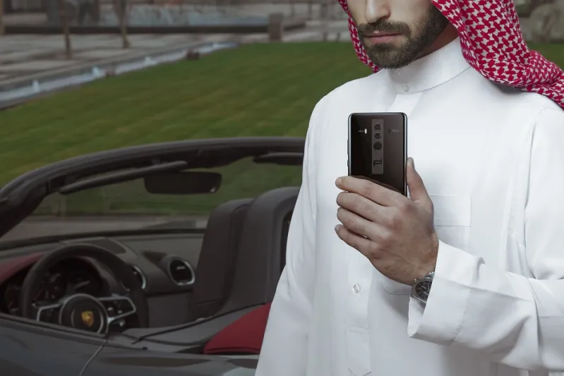 هواوي مايت 10 بورشه ديزاين.. الهاتف الذكي الأمثل للحياة الفاخرة بالإمارات