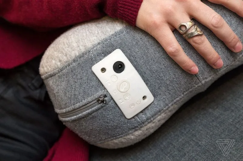 أول روبوت في العالم يساعد على النوم (فيديو) 