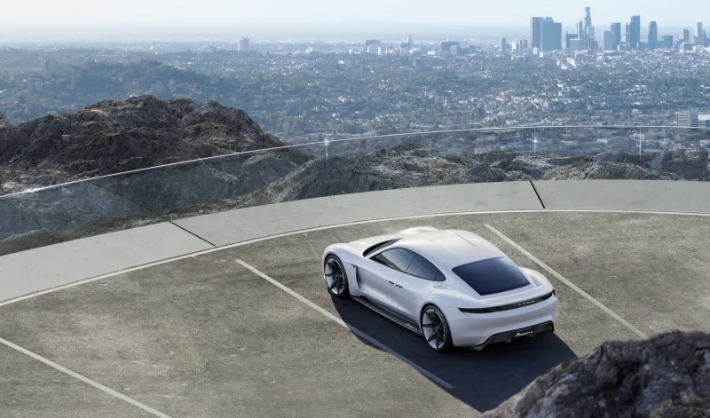 «Mission E» أول سيارة كهربائية في تاريخ بورش (فيديو)