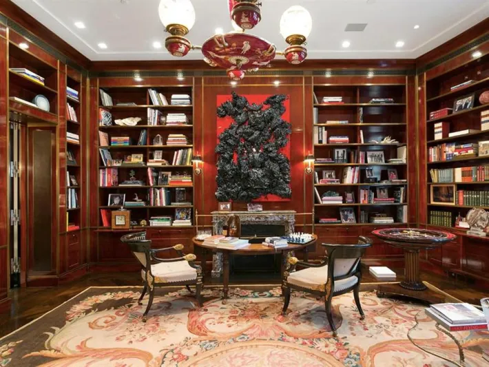 أفخم قصر بأمريكا لا يجد من يشتريه ! (صور) 