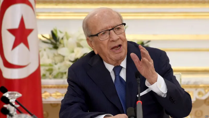 الرئيس التونسي السبسي يروي تفاصيل 60 عاما قضاها في عالم السياسة