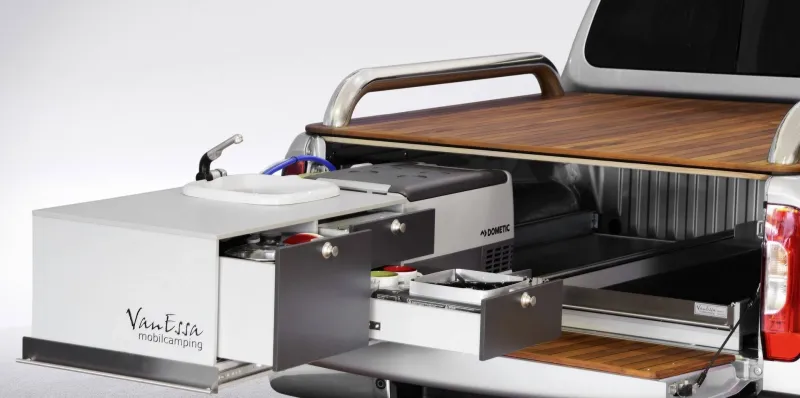 مرسيدس تكشف عن سيارتها الجديدة لرحلات التخييم ! (فيديو) 