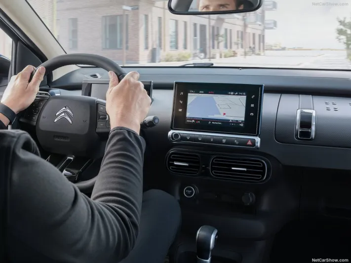 سيتروين C4 كاكتوس 2018.. تجربة قيادة بشعور السجادة السحرية