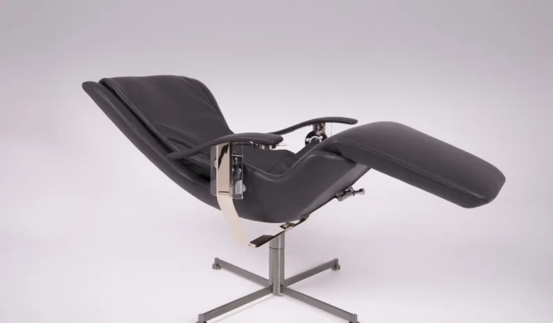 «رولز رويس» تعرض أغلى وأندر مقعد سيارات في العالم (صور)