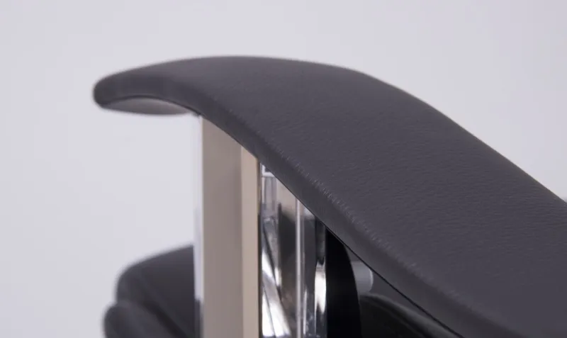 «رولز رويس» تعرض أغلى وأندر مقعد سيارات في العالم (صور)