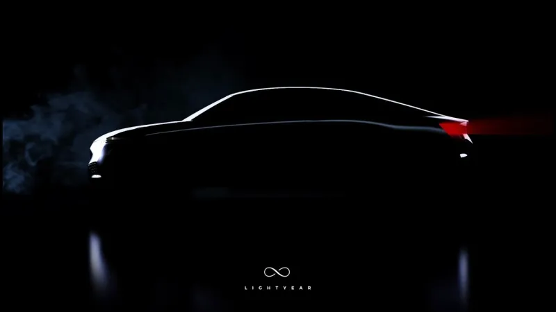 سيارة تعتمد على الطاقة الشمسية بالكامل في 2019 (فيديو)