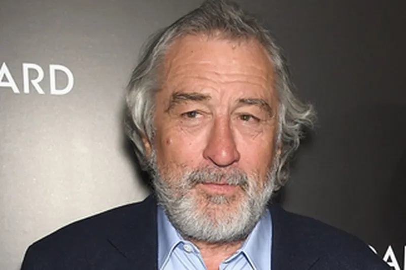 روبرت دي نيرو: ترامب «طفل أبله» !