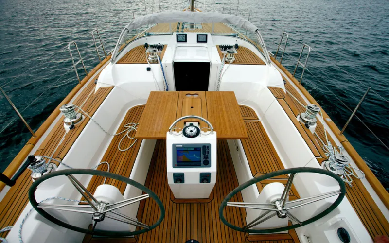 بالخطوات.. تعلم القيادة حتى تحصل على رخصة قيادة اليخوت (فيديو وصور)