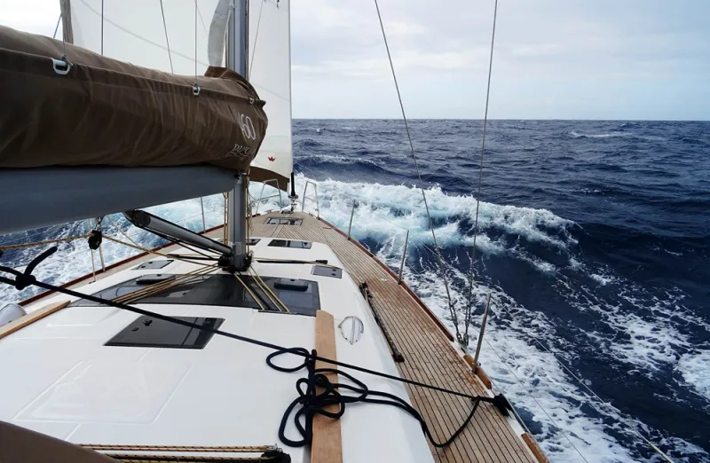 بالخطوات.. تعلم القيادة حتى تحصل على رخصة قيادة اليخوت (فيديو وصور)