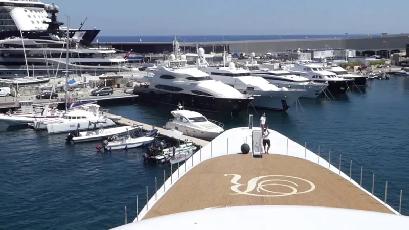 بالخطوات.. تعلم القيادة حتى تحصل على رخصة قيادة اليخوت (فيديو وصور)