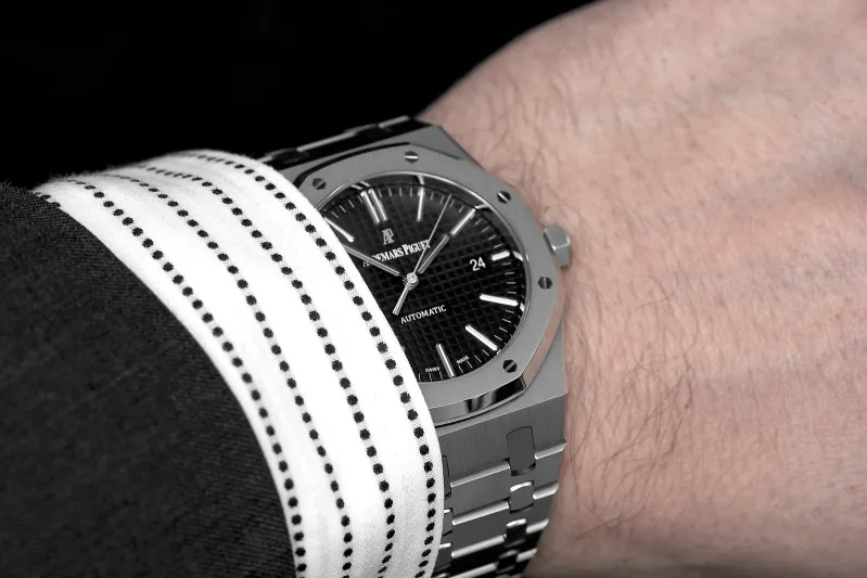 لأول مرة في التاريخ..ماركة ساعات فاخرة تعلن عن خطها للساعات المستعملة !