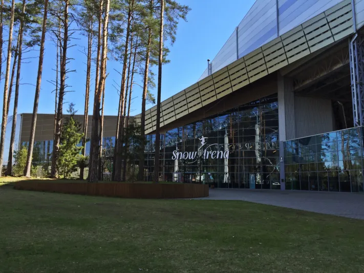 "Snow Arena" مركز ترفيهي شتوي فريد من نوعه في دروسكنينكاي
