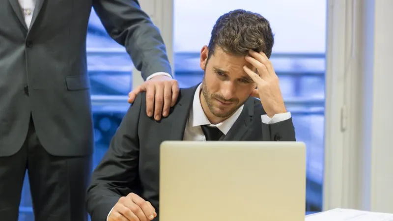 إنفوجراف| كيف تصارح موظفيك بعدم حصولهم على ترقيات؟