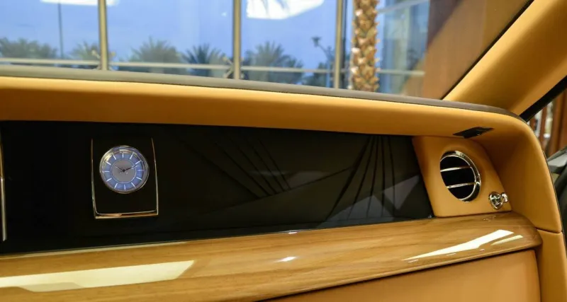 بلمسة عربية مميزة.. شاهد «رولز رويس فانتوم VIII» تتألق في أبو ظبي