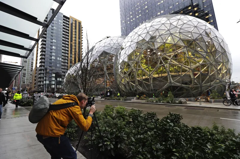 بتكلفة 4 مليارات دولار.. شاهد مقر «أمازون » الجديد