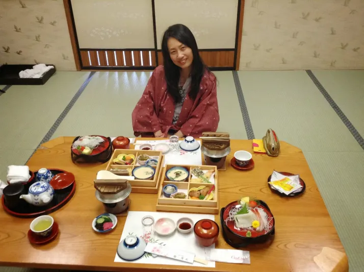 شاهد| أول فندق بالعالم بتكنولوجيا الذكاء الصناعي ونعال ذاتية القيادة !