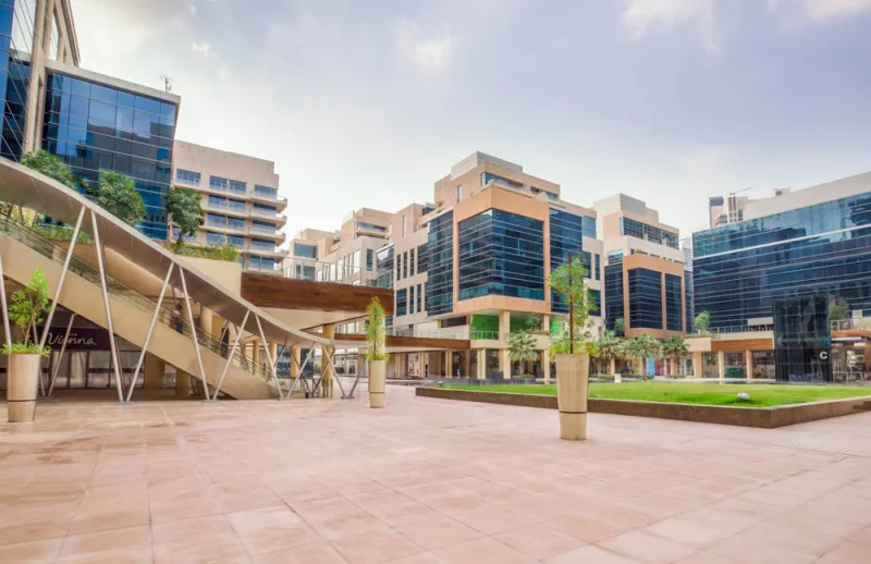 لماذا يعتبر الخليج التجاري في دبي من أجمل المناطق في العالم؟ 