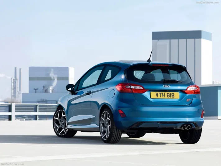 فورد تطلق فيستا ST بمحرك إكوبوست جديد لأداء متميز