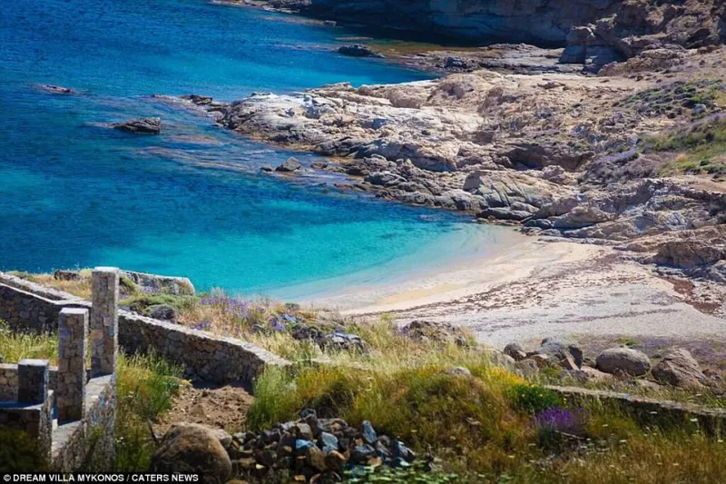 فيلا يونانية فاخرة مقابل 49 دولار فقط ! (فيديو)